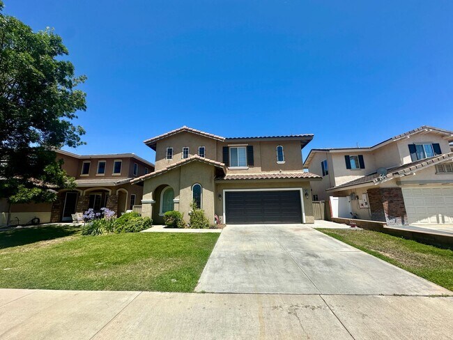 Building Photo - Beautiful Winchester 4-Bedroom  Home!
