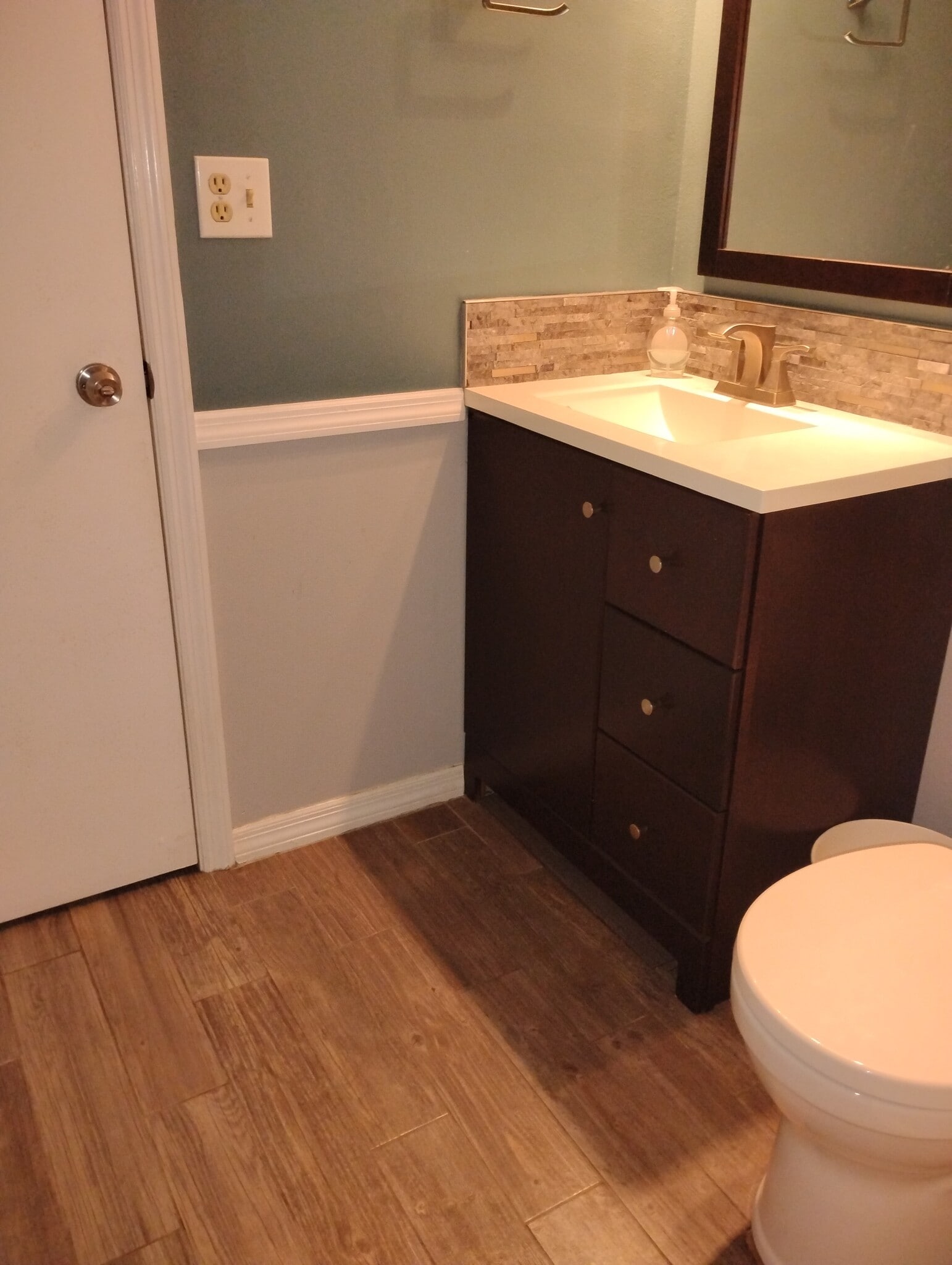 Half Washroom - 6932 Stones Throw Cir N