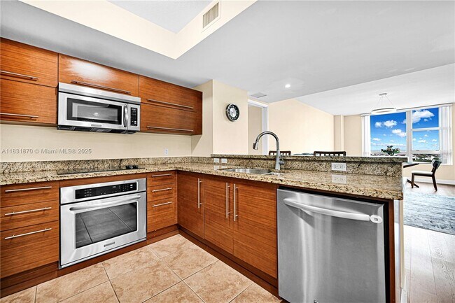 Building Photo - 2681 N Flamingo Rd