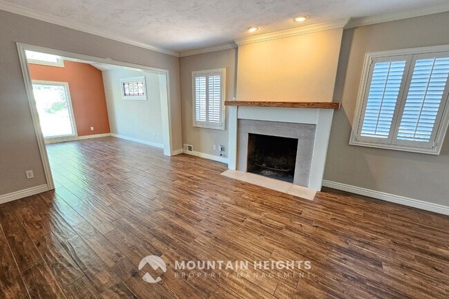Building Photo - 2473 S Hartford St