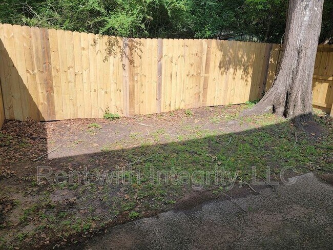 Building Photo - 1350 Castelnau Ct