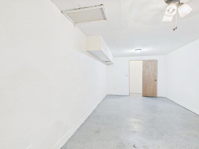 Building Photo - 3205 Repp Rd