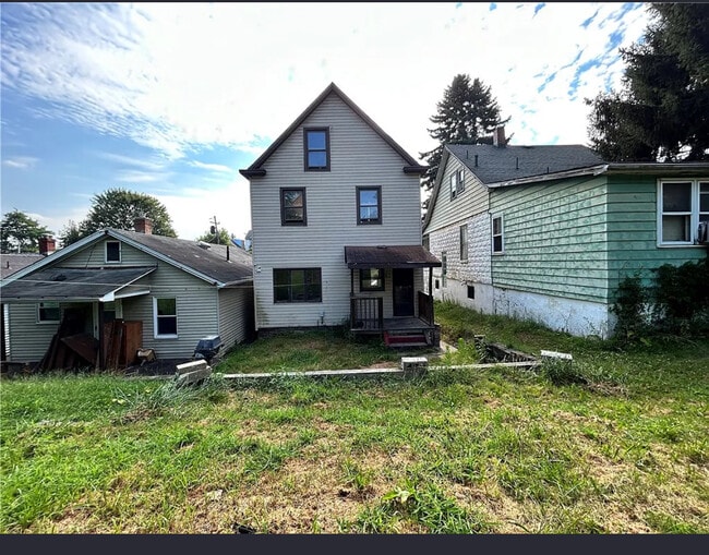 Building Photo - 2405 Harrison St