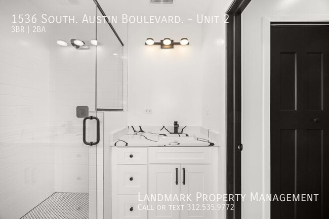 Building Photo - 1536 S Austin Blvd