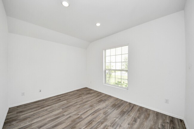 Building Photo - 7319 Bridal Ranch Dr