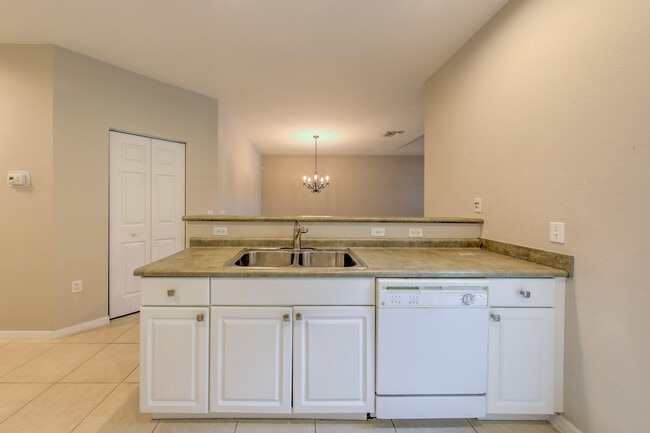 Building Photo - 1868 S Dovetail Dr