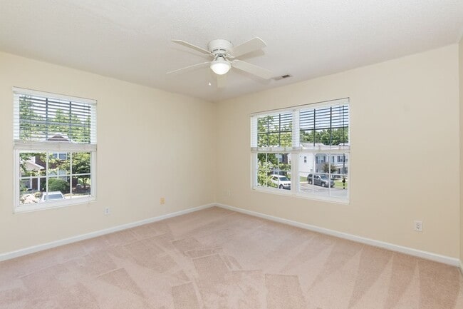Building Photo - Four Bedroom Home!