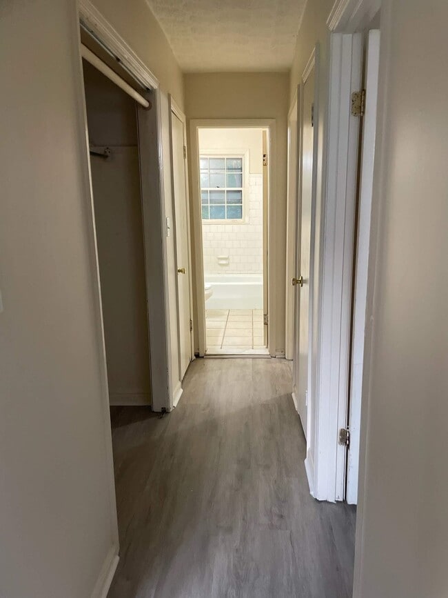 Building Photo - 4522 Montclair Dr