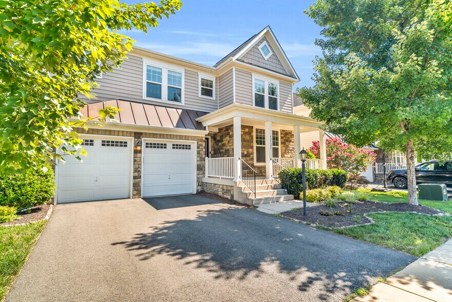 Building Photo - 42522 Stratford Landing Dr