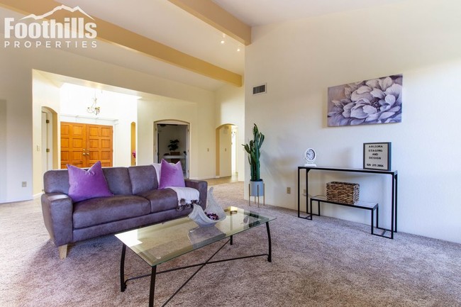 Building Photo - Gated Community at Riverbend