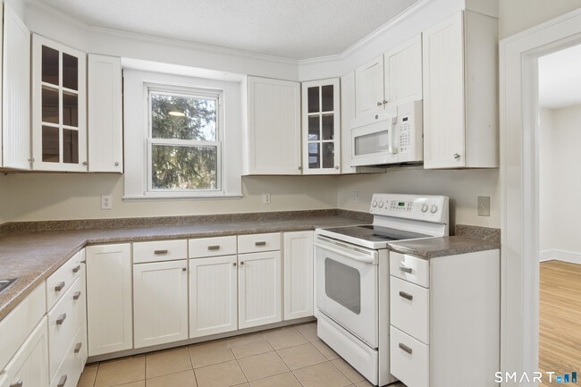 Building Photo - 815 E Main St