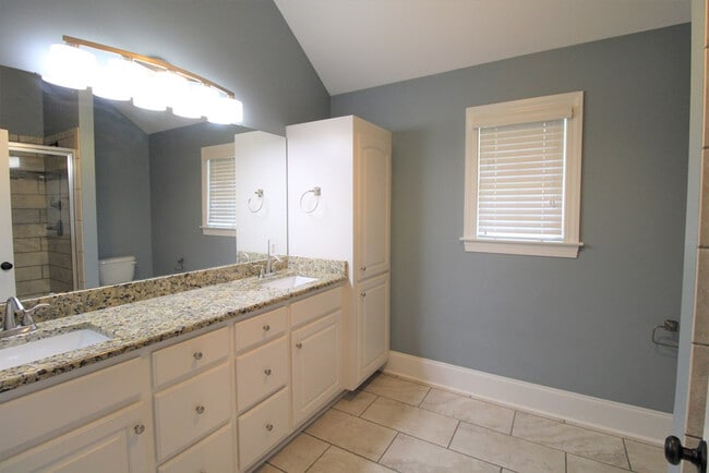 Building Photo - 2930 S Wise Dr