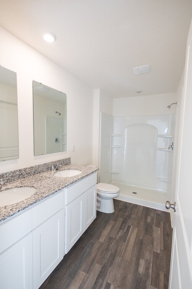 Building Photo - 664 Hillview Lp