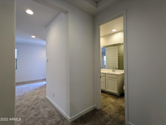 Building Photo - 16846 W Las Palmaritas Dr
