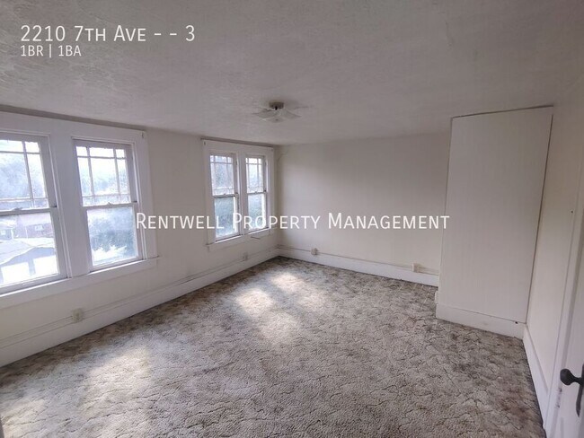 Building Photo - 2210 7th Ave