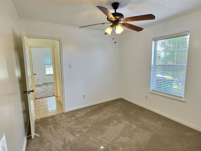 Building Photo - 3-bedroom 2-bathroom home in Vancleave, MS!