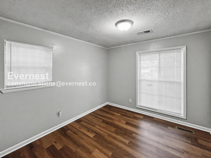 Building Photo - 3032 Summit Ridge Dr