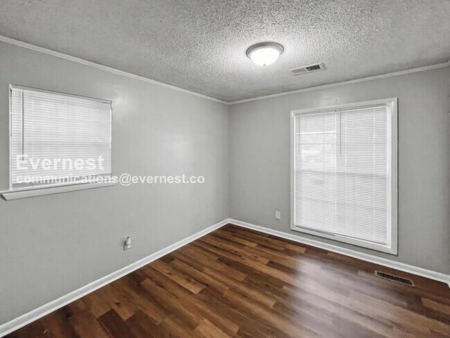 Building Photo - 3032 Summit Ridge Dr