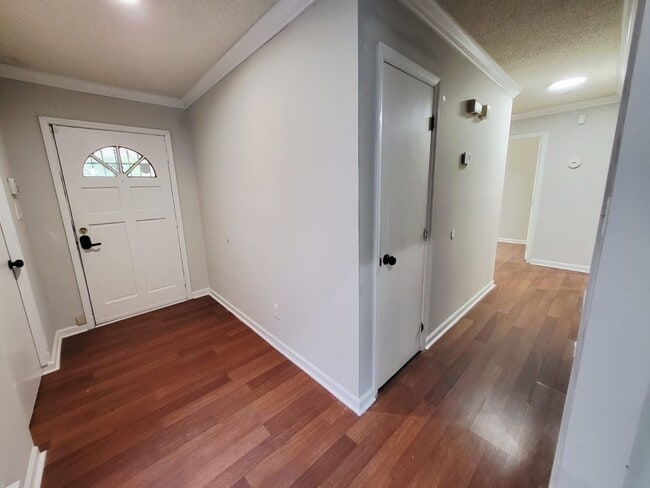 Building Photo - 4715 Cricklewood Ln