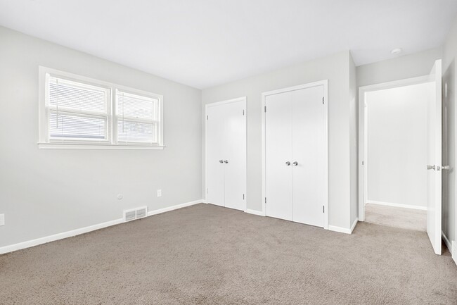 Building Photo - 1382 Montie Rd