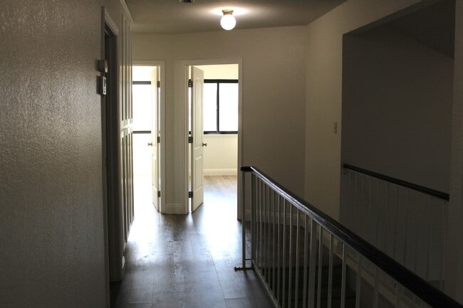 Building Photo - Southwest Bakersfield Home for Rent July