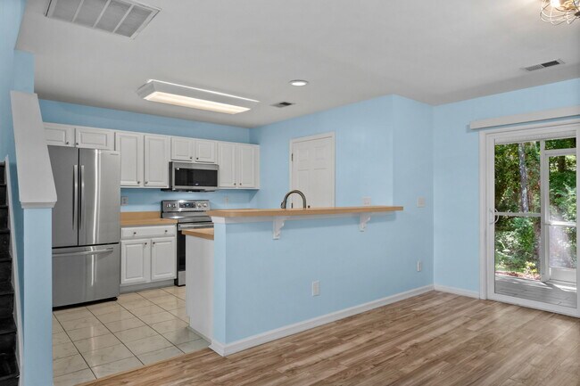 Building Photo - 1096 Harvester Cir
