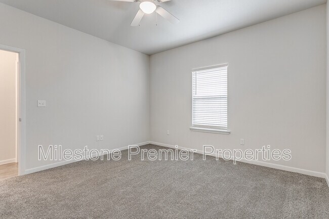 Building Photo - 2407 N Hickory St