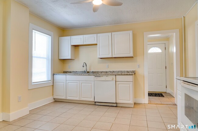 Building Photo - 303 Millville Ave