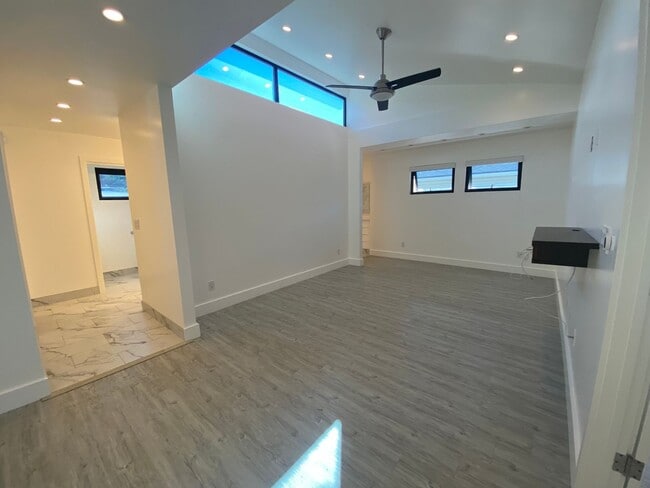 Building Photo - Manoa 5 Bedroom, 3.5 Bathroom, 2-Car Garag...