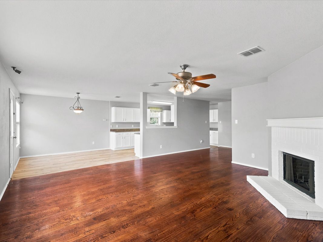 Building Photo - 13287 Fowler Dr