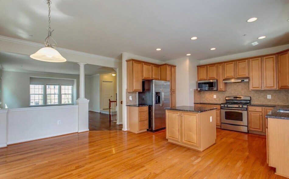 Building Photo - 3223 Careysbrook Ct