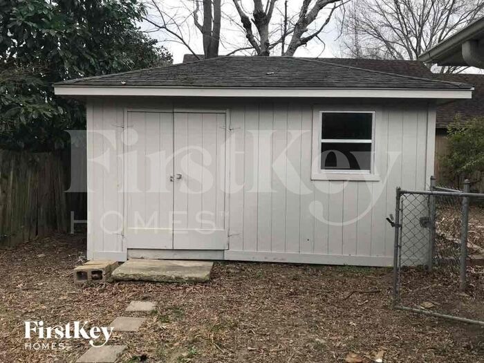 Building Photo - 5783 Montpelier Dr