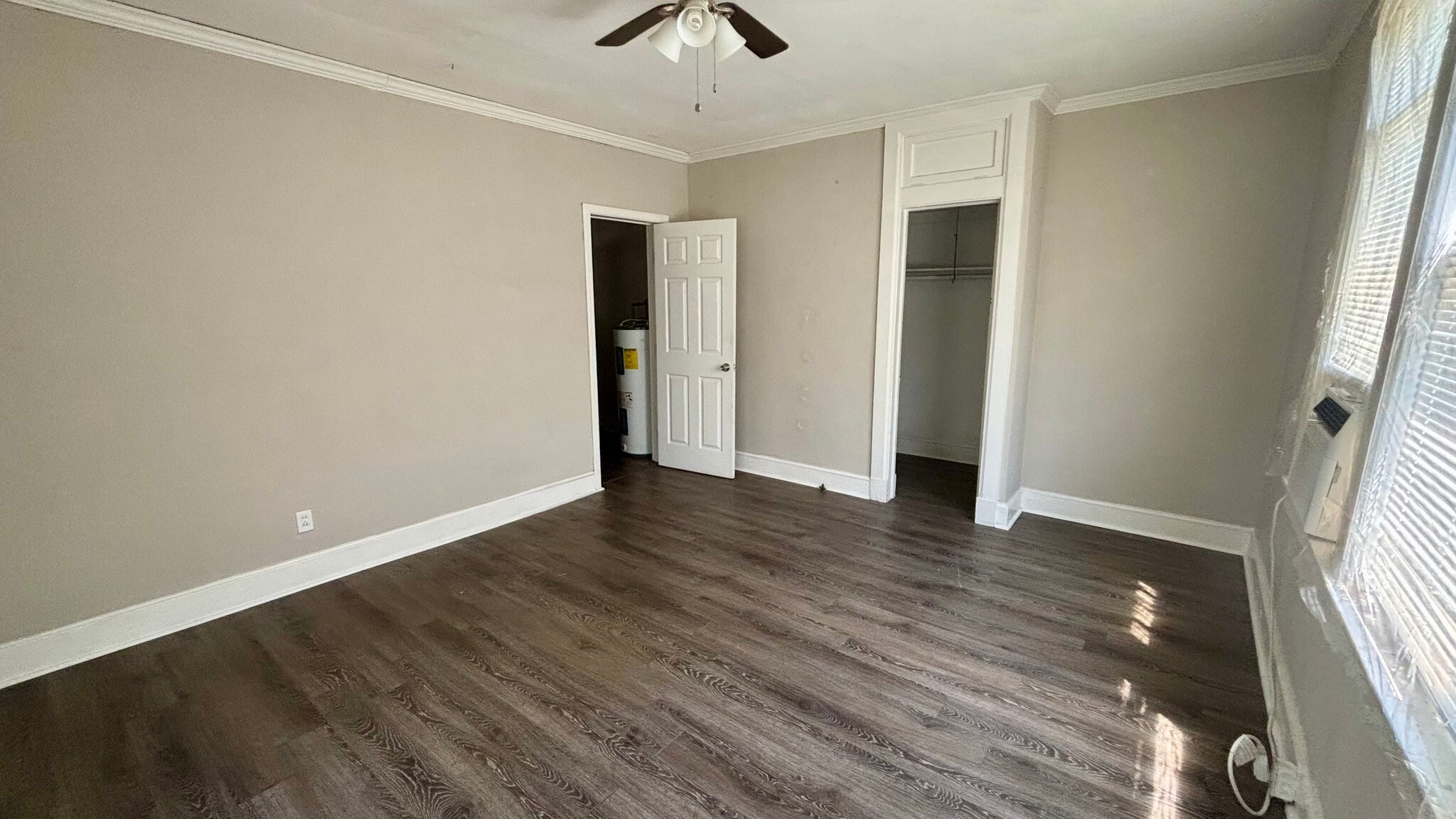 Building Photo - 335 S Capitol Pky