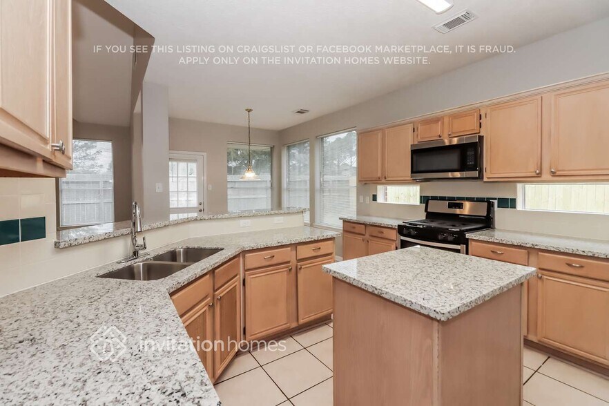 Building Photo - 16811 Valley Palms Dr