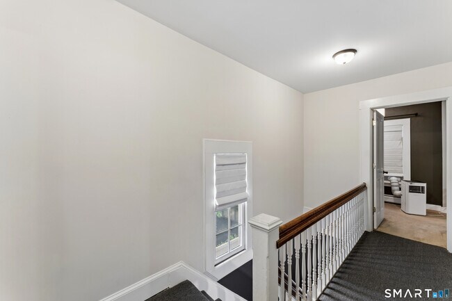 Building Photo - 653 Winchester Ave