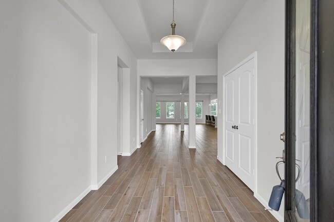 Building Photo - 253 Peninsula Pt Dr