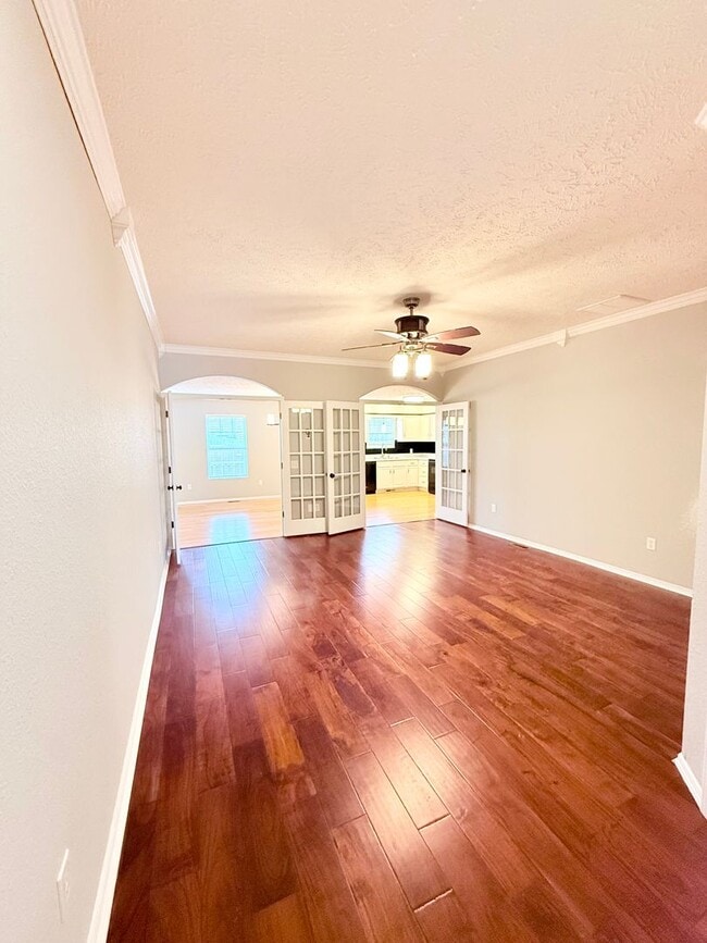 Building Photo - Bent Tree Subdivision - 4 BR - 2 Living Areas - 3 Car