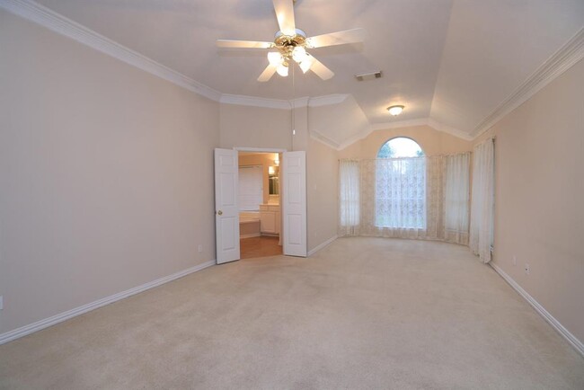 Building Photo - 17222 Leeside Dr