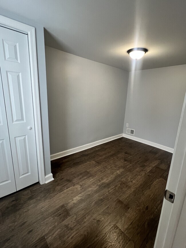 Building Photo - 1212 W Lombard St