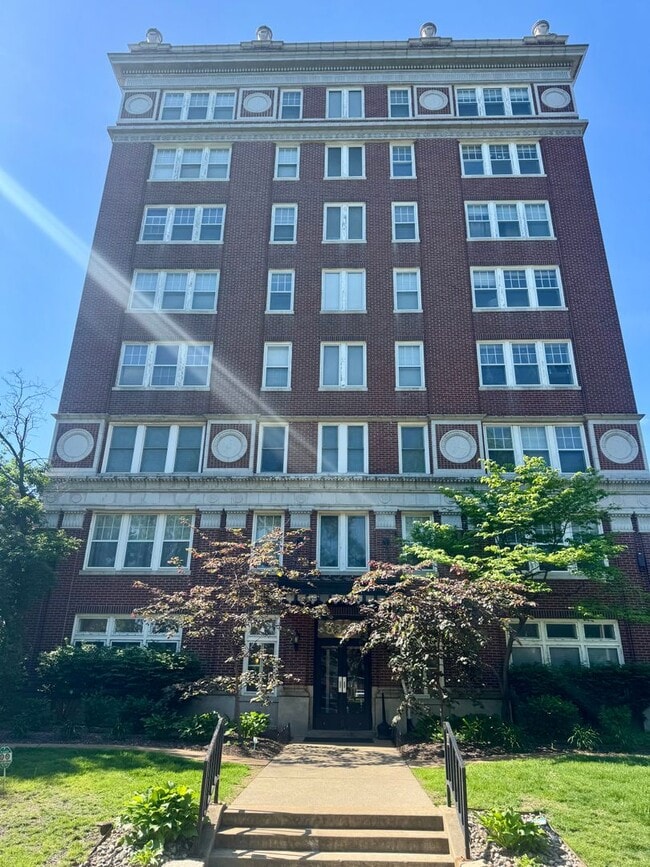 Building Photo - 5330 Pershing Ave