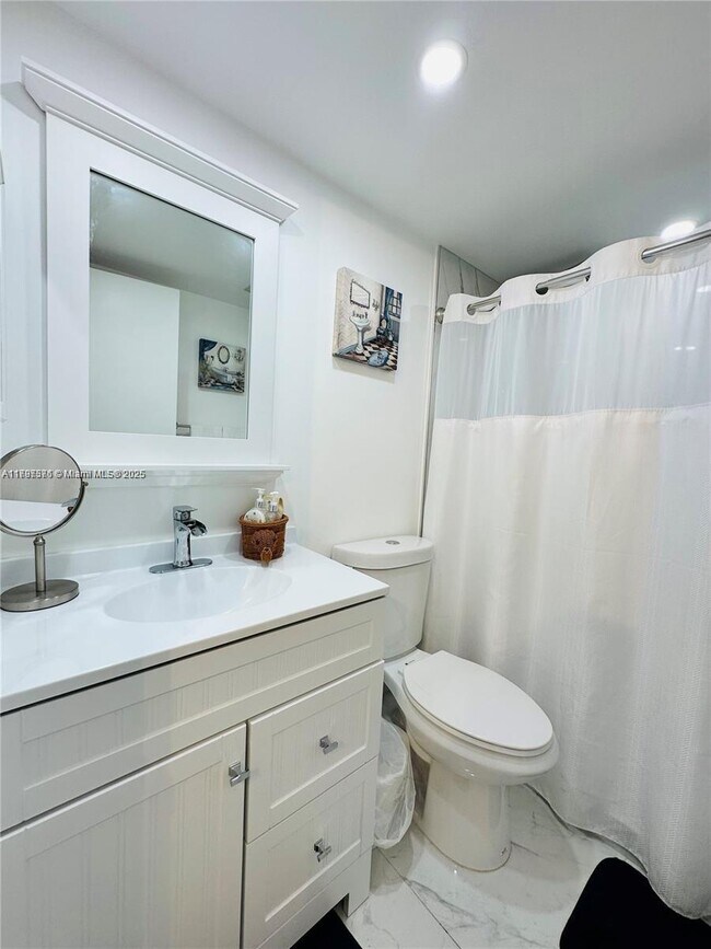 Building Photo - 551 SW 135th Ave