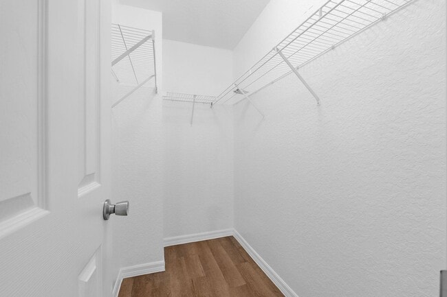 Building Photo - Updated 4 bed 2 bathroom home