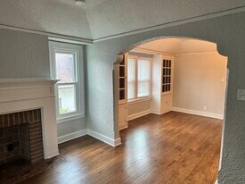 Building Photo - 963 N 70th St