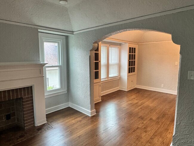 Building Photo - 963 N 70th St
