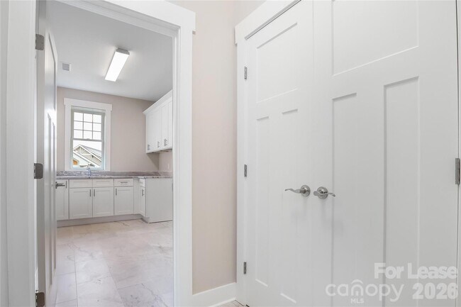 Building Photo - 48 Creekside View Dr