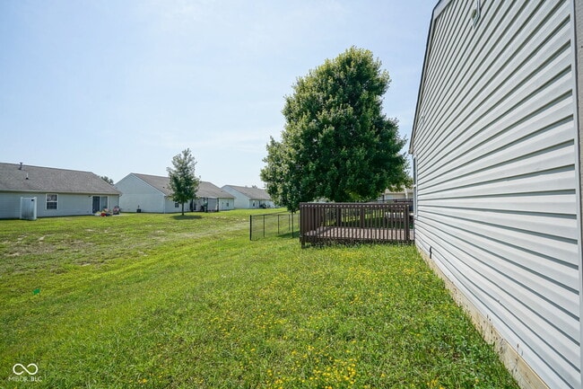 Building Photo - 1723 Farm Meadow Dr