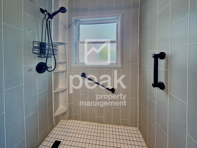 Building Photo - $1575! 3Bed/1Bath Home in Fort Worth! Tour...