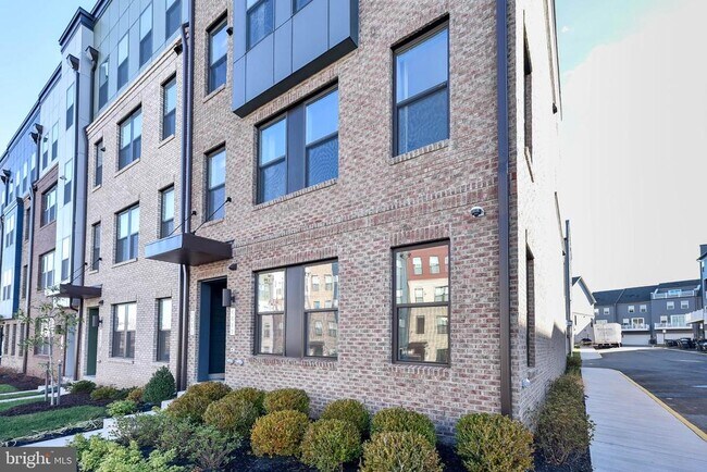 Building Photo - 4627 Olivine Dr