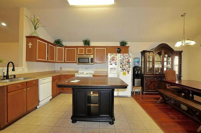 Building Photo - 6624 36th St