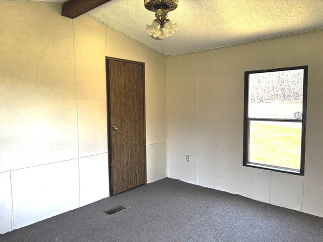 Building Photo - 499 Tanzman Rd